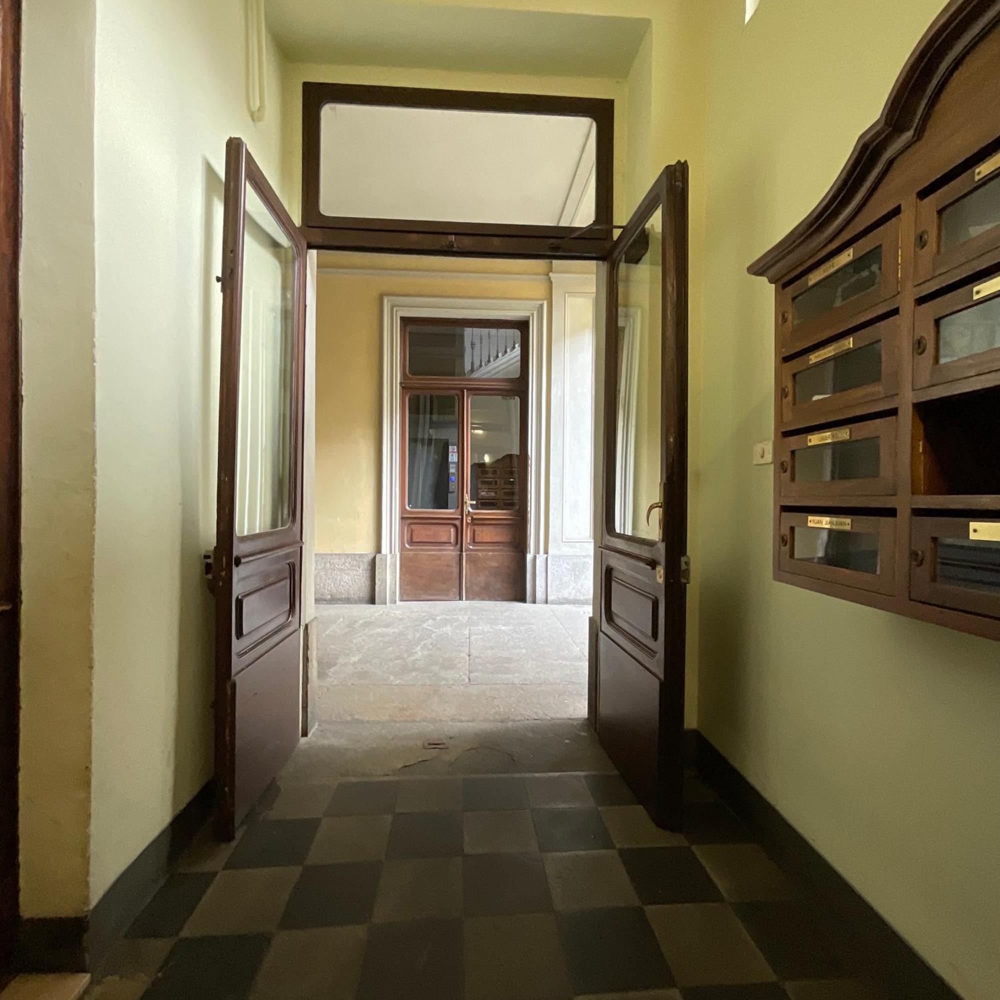 Npt Senior Piazza Castello Accessibile E Families Turim Exterior foto